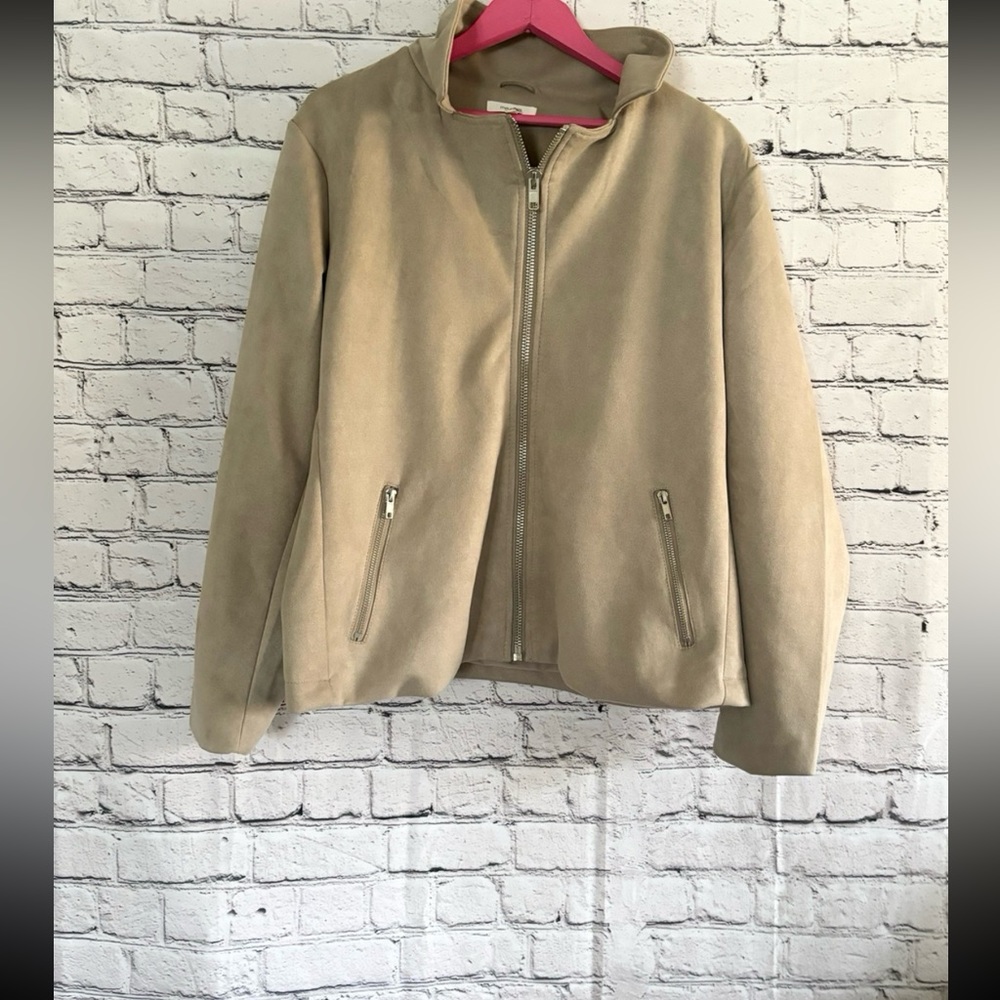 MAURICES. Light gray jacket. Size XL